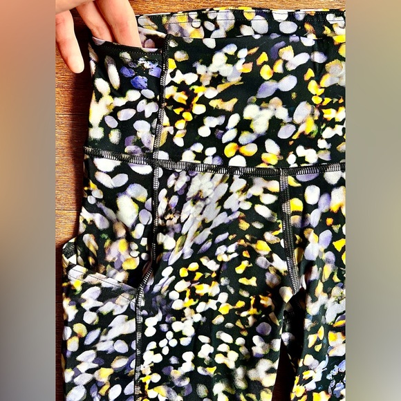 Lululemon Athletica - Picture 9 of 16